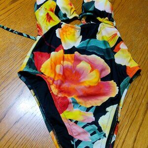 SHADE & SHORE ONE PIECE SIZE SMALL
